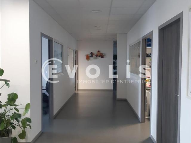 Location bureaux Dury Proche Amiens, autoroutes A1, A16, A29 et gare SNCF