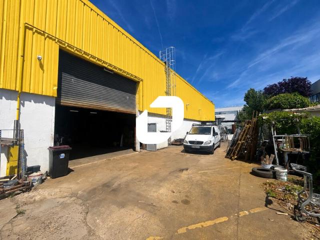 Location bureaux Domont Zone d'activité, accès poids lourds et PMR
