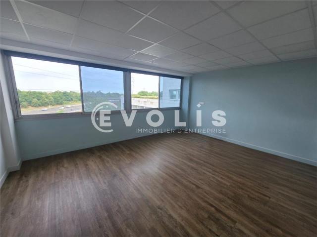 Location bureaux Evry Courcouronnes Proche RER D et Tram T12