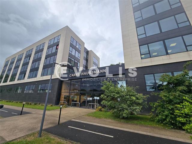 Location bureaux Evry RER, tram et SNCF à proximité