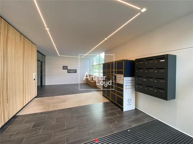 Location bureaux Eybens, proche autoroute et transports en commun