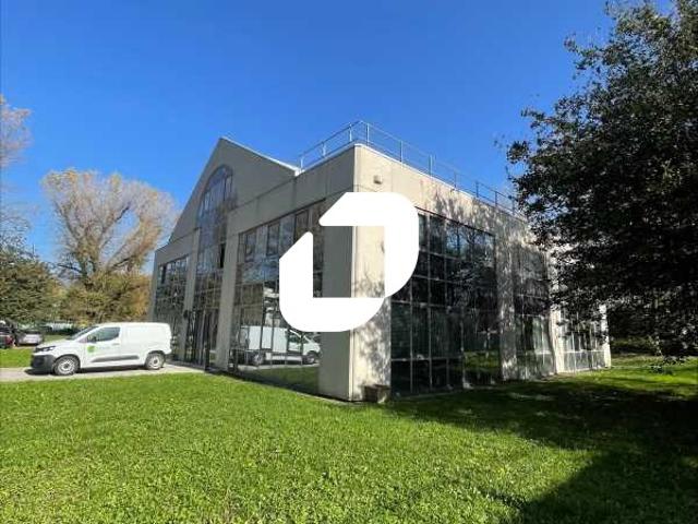 Location bureaux Eybens Proche bus C6 C8 et Rocade Sud Grenoble