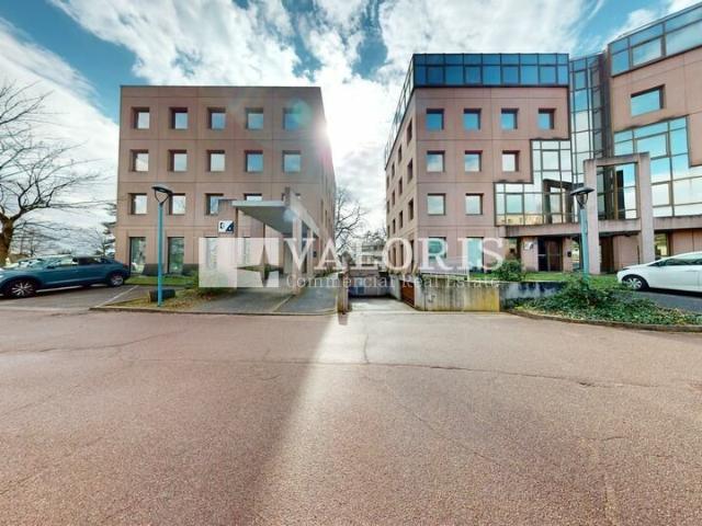 Location bureaux Écully Proche M6 et transports en commun