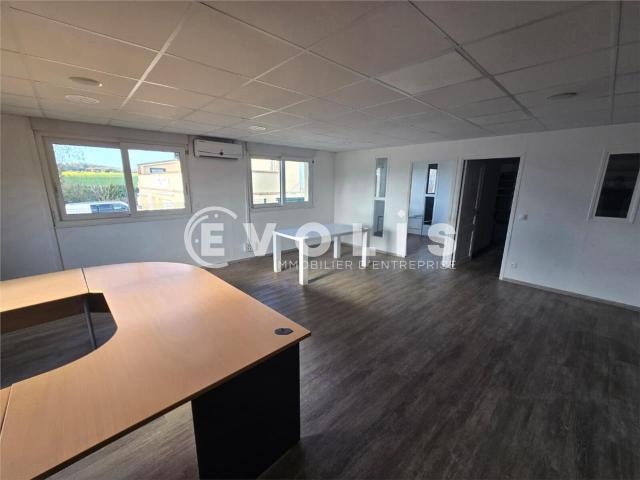 Location bureaux Egly Proche RER C et bus