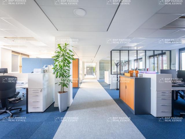 Location bureaux Guyancourt Accès facile et environnement calme