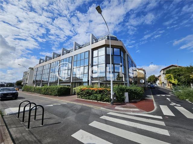 Location bureaux Gentilly Proche RER et autoroutes