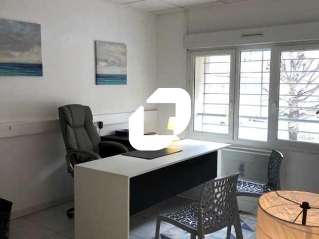 Location bureaux Grenoble Tram C, autoroute et rocade