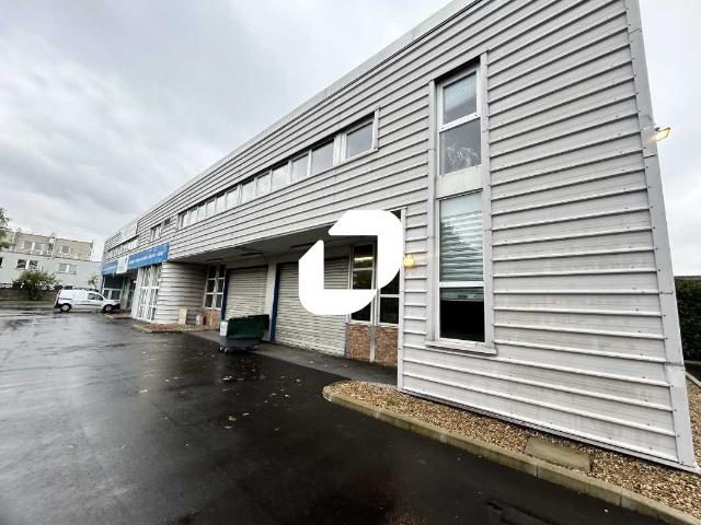 Location bureaux Houilles Proche commerces, gare et transports