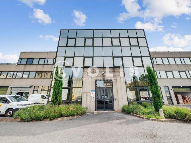 Location bureaux Ivry sur Seine Proche métro, RER et autoroutes