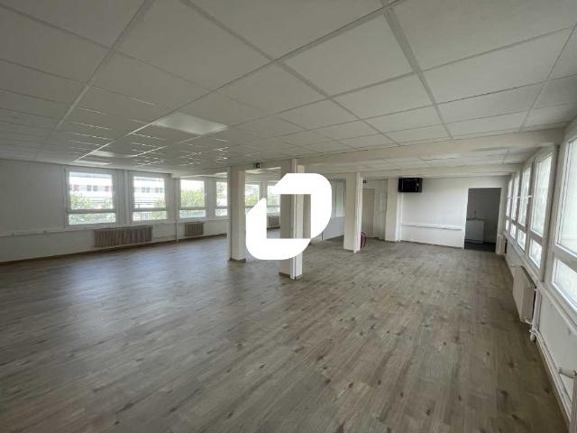 Location bureaux Ivry sur Seine Proche RER C et Mairie d'Ivry