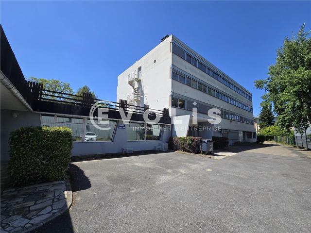 Location bureaux Igny Proche RER, autoroutes et Grand Paris Express