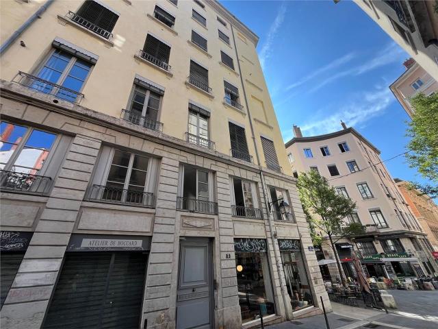 Location bureaux Lyon 1 Croix Rousse, proche commerces et transports
