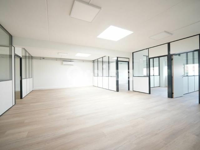 Location bureaux Lyon 7 Métro D et bus C7 C11 C25