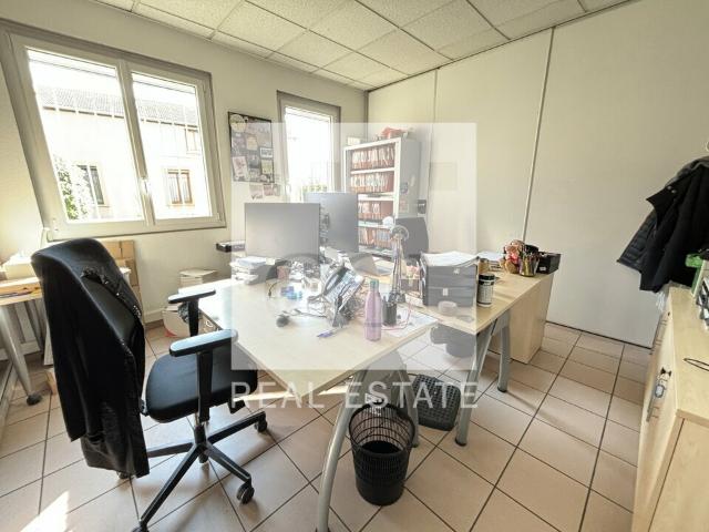 Location bureaux Lyon 8 Proche tram T2 et bus C16
