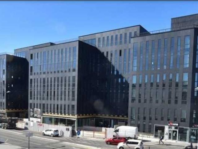 Location bureaux Lyon 9 Proche gare de Vaise, métro et bus