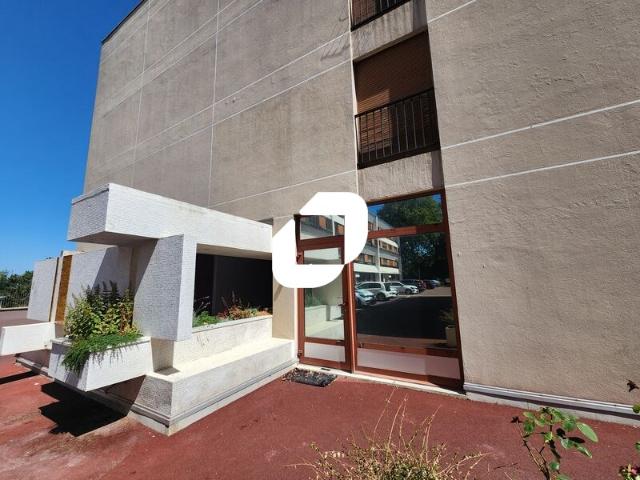 Location bureaux La Celle Saint Cloud Proche gare et commerces