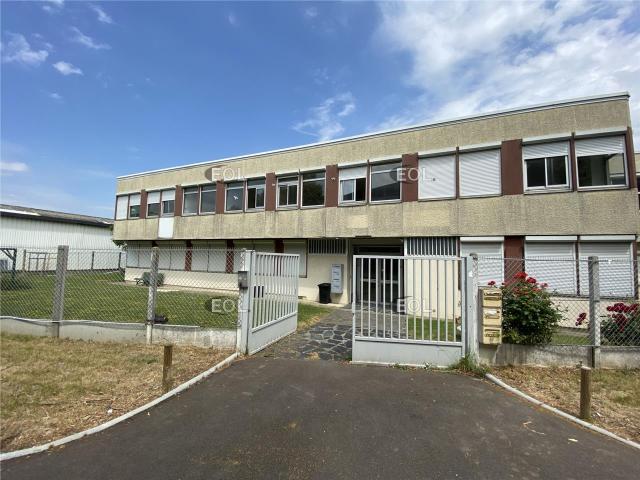 Location bureaux Les Clayes sous Bois Proche gare et autoroutes