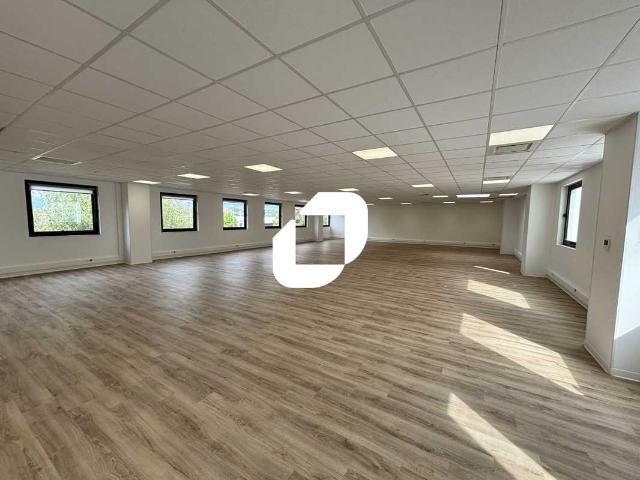 Location bureaux Limonest Parc Mileway rénové
