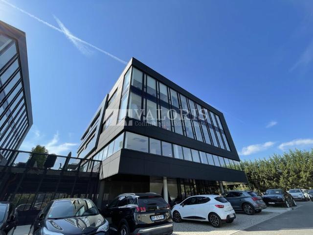 Location bureaux Limonest Proche autoroute A6 et transports en commun