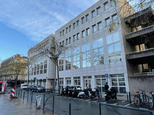Location bureaux Pantin Proche métro Hoche et commerces
