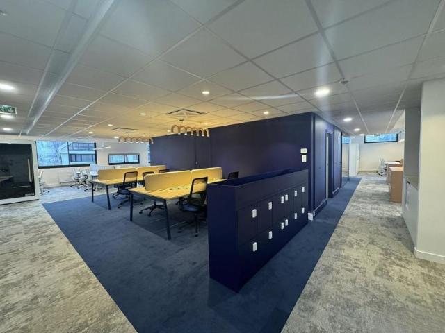 Location bureaux Paris 17 Proche avenue des Ternes et métro Ternes