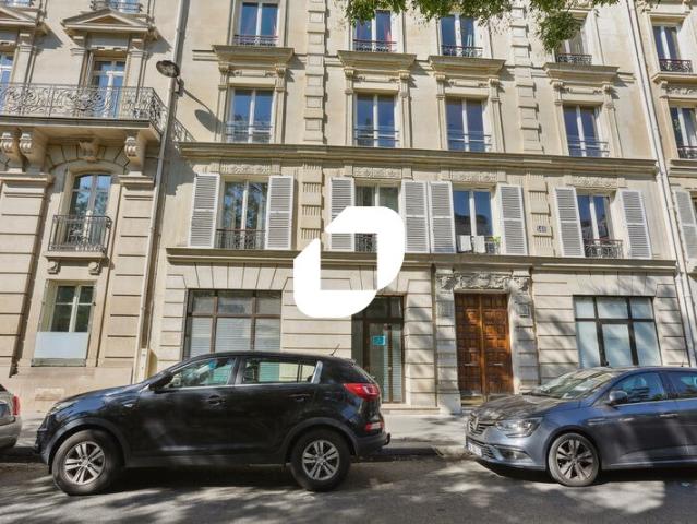 Location bureaux Paris 17 Triplex avec terrasse et accès PMR