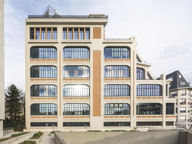 Location bureaux Paris 20 Proche métro Gambetta et bus