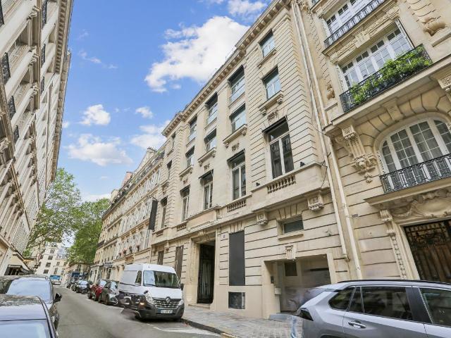 Location bureaux Paris 8 Services inclus, terrasse et auditorium
