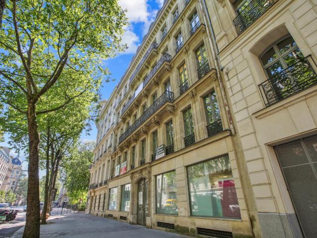 Location bureaux Paris 8 Proche gare Saint Lazare et Square Louis XVI