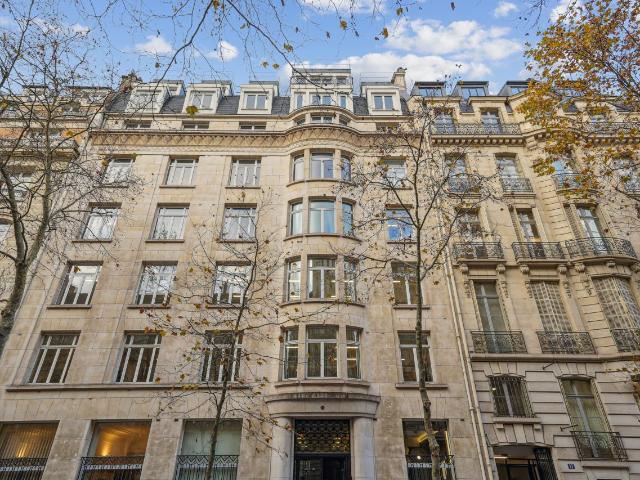 Location bureaux Paris 8 Proche transports