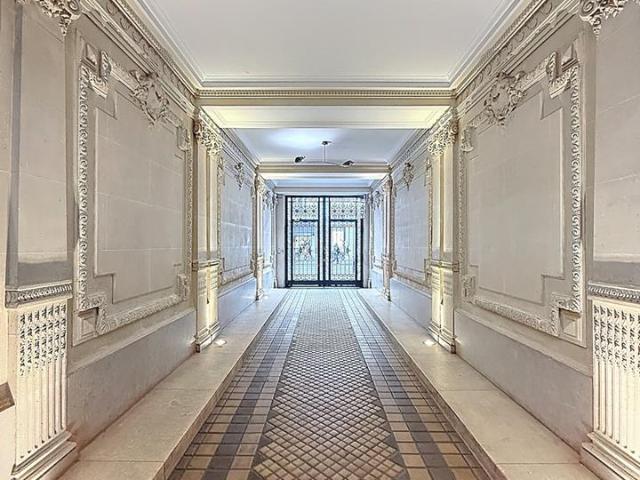 Location bureaux Paris 8 Rue La Boétie, proche métro Saint Philippe du Roule