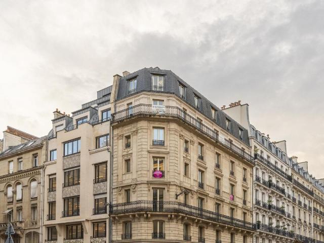 Location bureaux Paris 9 Proche Notre Dame de Lorette et Gare Saint Lazare