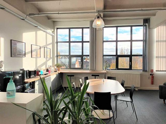 Location bureaux rénovés Lille Proche métro et bus