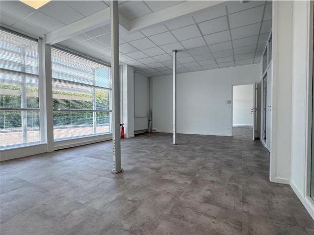 Location bureaux Riorges Bâtiment PMR, 4 places parking