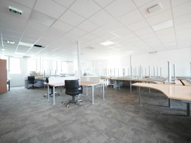 Location bureaux Rillieux la Pape Proximité D483 et bus ZI4