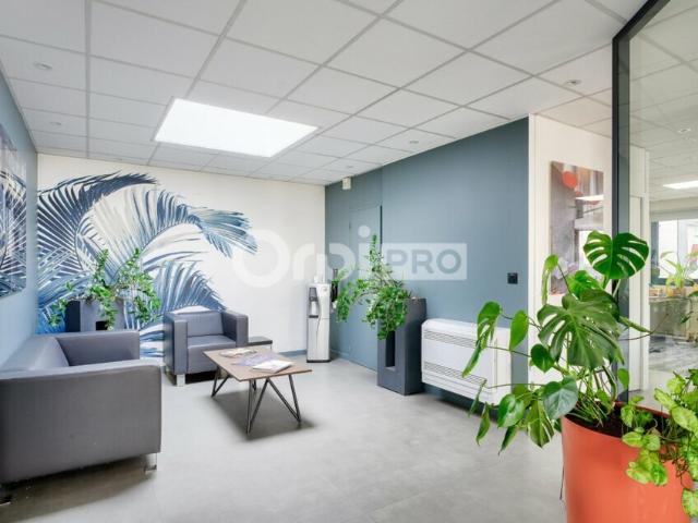 Location bureaux Saint Genis Laval Proche bus ligne 11