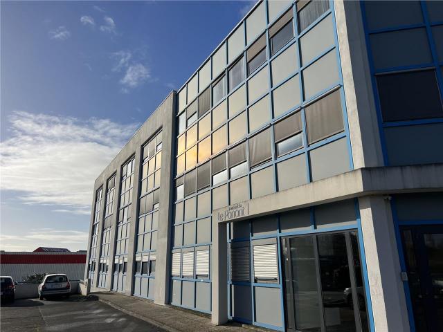 Location bureaux Saint Herblain Proche centre commercial Atlantis et périphérique