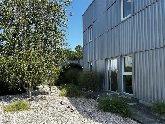 Location bureaux Saint Jean d'Illac Parking et stockage inclus