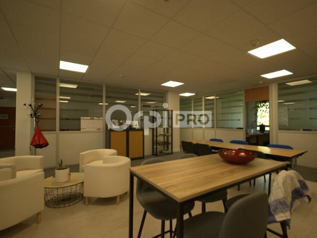 Location bureaux Saint Priest Proche A43 et tramway T2