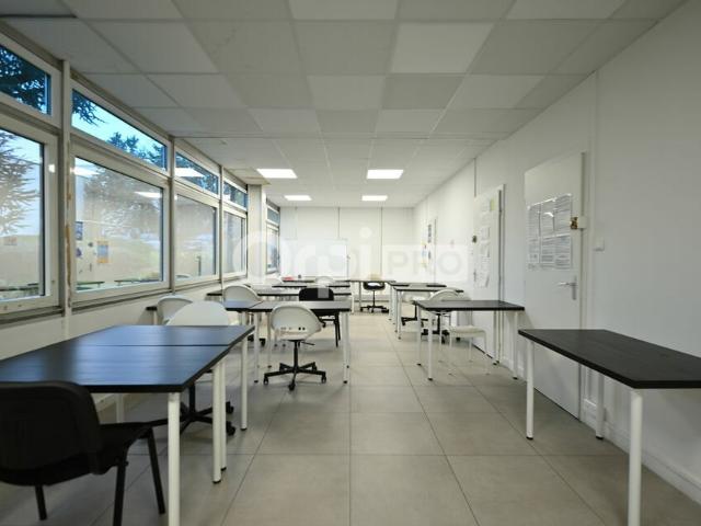 Location bureaux Saint Priest Proche D306 et bus 26