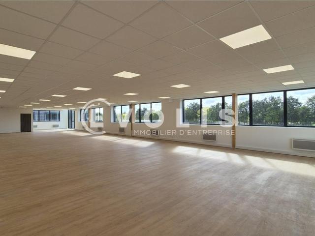 Location bureaux Serris Proche autoroute A4 et RER Val d'Europe