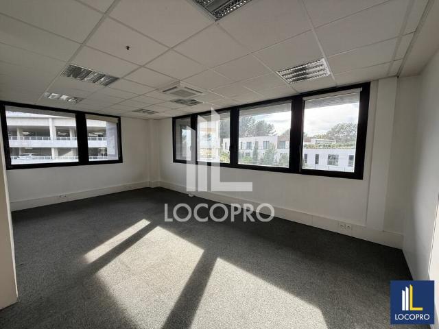 Location bureaux Sophia Antipolis Proche gare routière et place Bermond