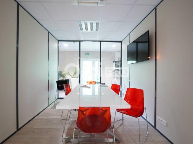 Location bureaux Thurins Proximité bus D311 et lignes 11