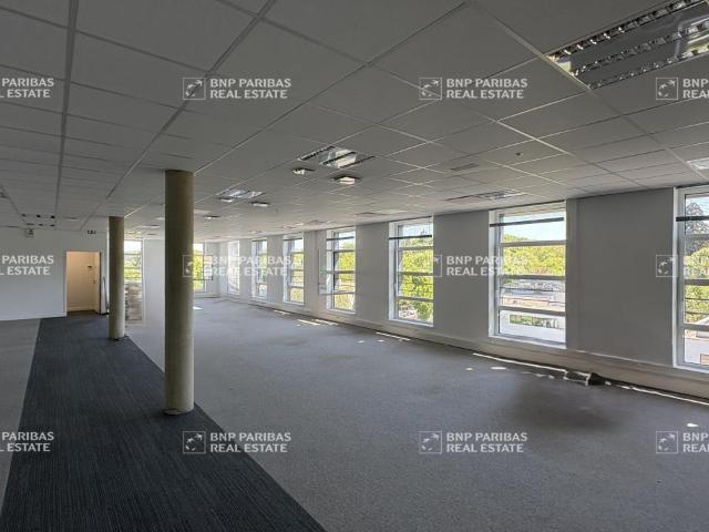 Location bureaux Tours Quartier 2 Lions Proche transports