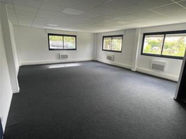 Location bureaux Tresses Accès rocade et parking