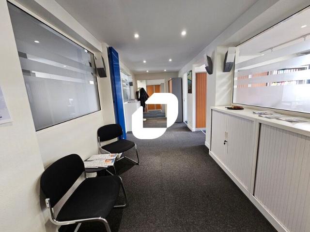 Location bureaux Versailles Proche Château et gare Rive Droite