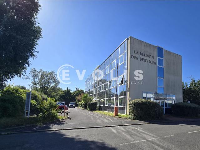 Location bureaux Villejust Proche autoroute A10 et N118