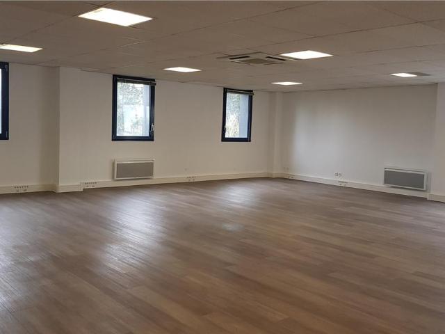 Location bureaux Villeneuve d'Ascq Proche métro 4 Cantons