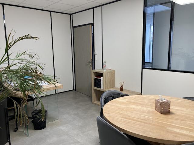Location Bureaux 0 pièces 150 m2 Saint Junien