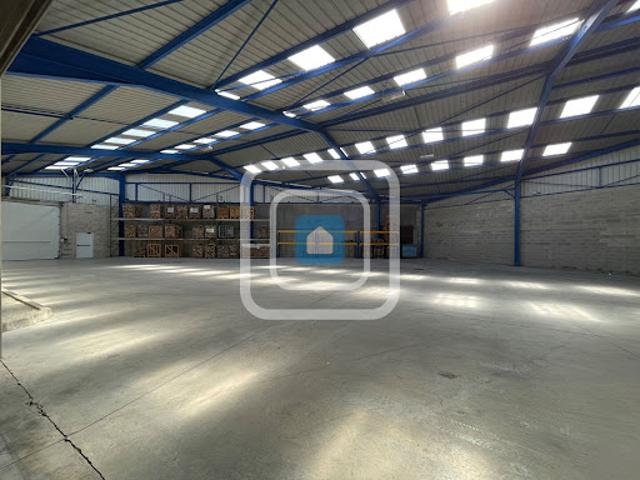 Location Bureaux 0 pièces 1700 m2 Reims